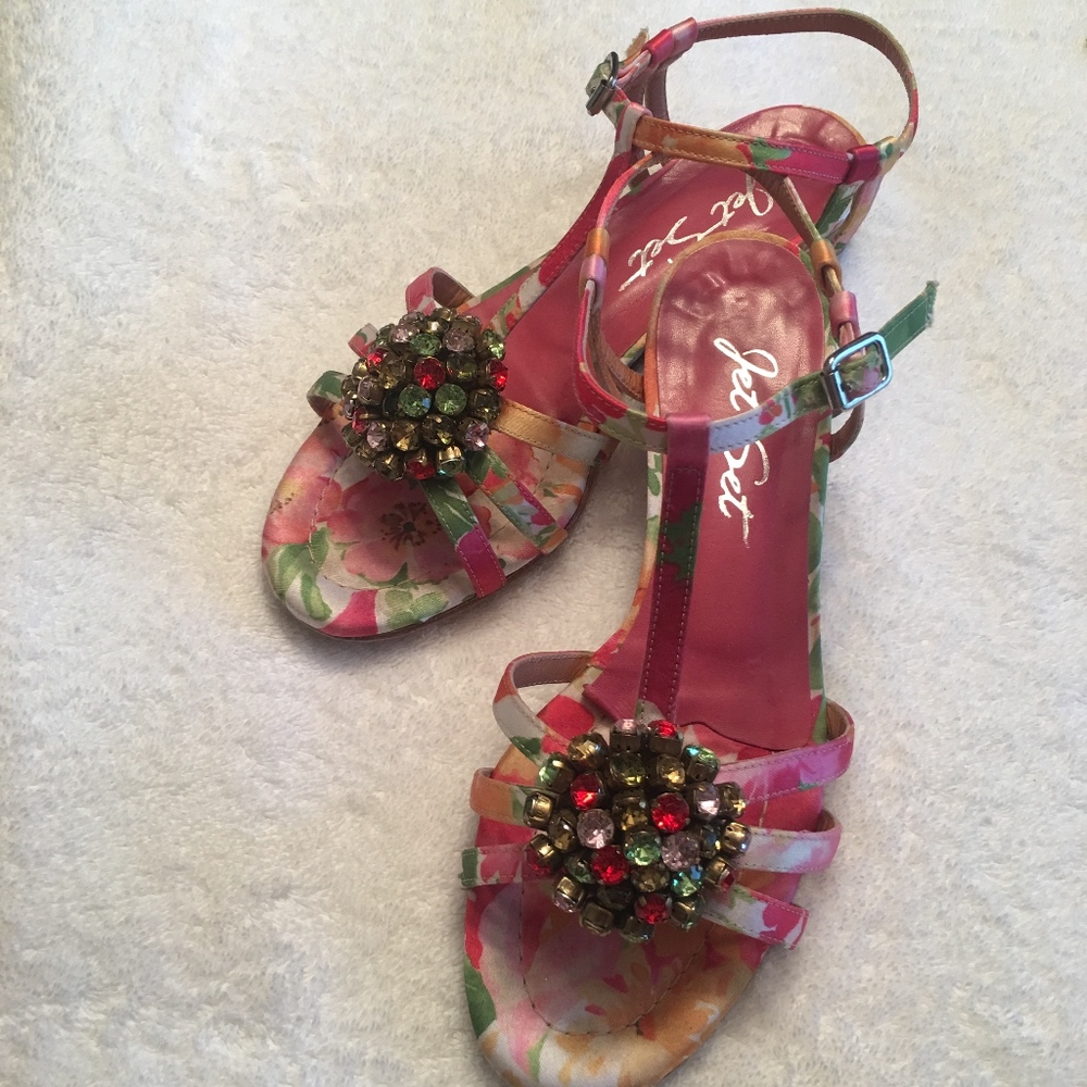 Floral Sandal with Rhinestone Embellishment